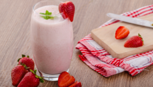 Como fazer smoothie de morango – veja 3 receitas