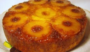 Bolo de Abacaxi Caramelizado