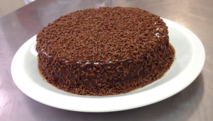 Bolo de chocolate simples