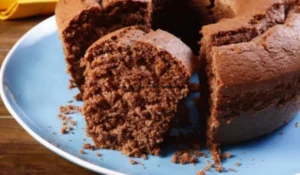 Bolo de chocolate fofinho de liquidificador