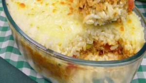 Arroz de forno cremoso com atum prático e rápido