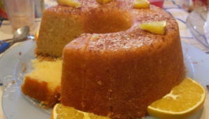 Bolo de laranja molhadinho