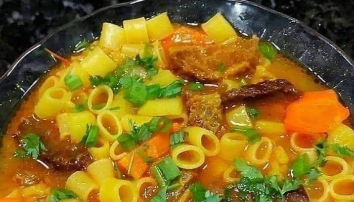 sopa de macarrão com legumes