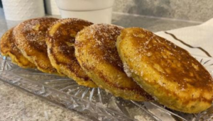 Bolinho de banana e fubá na frigideira