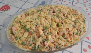 Salada de macarrão ou macarronese