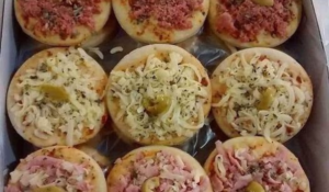 Mini pizzas fáceis e deliciosas