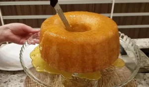 Receita de bolo de laranja de liquidificador fácil e rápido de preparar