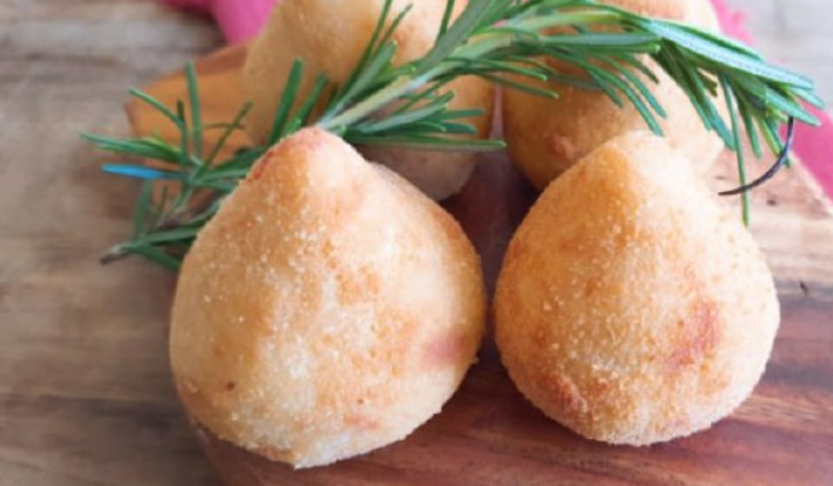 coxinha com massa de arroz