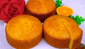 Bolo de laranja úmido para o café