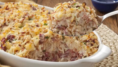 Arroz com carne seca e queijo na panela de pressão, faça em 20 minutos