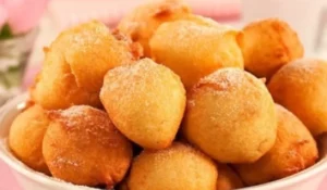 Bolinho de banana frito: perfeito para o café