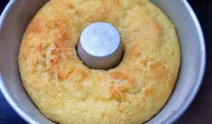 Bolo pão de queijo de liquidificador, pronto em 30 minutos