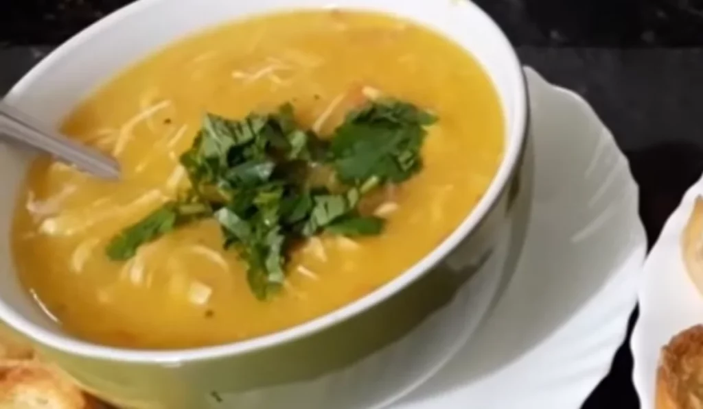 Caldo de mandioquinha com frango Foto Canal Lulu na cozinha