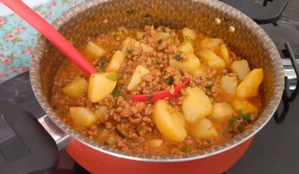 Carne moída com batata rápido de fazer ótima opção para almoço ou janta