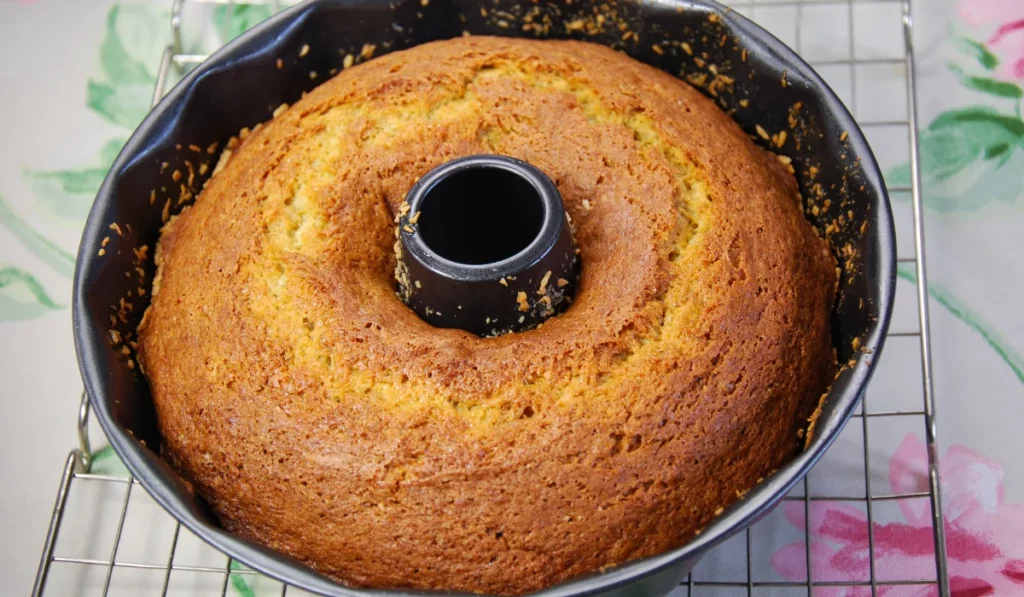 Bolo de banana com casca /Foto: Canva Pro