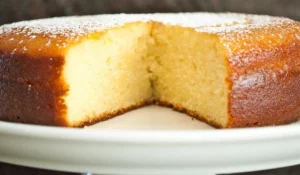 Como fazer bolo de iogurte natural: veja o passo a passo