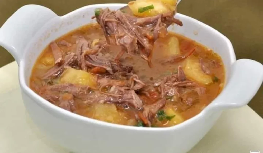 Caldo de mandioca com costela Foto reprodução da internet