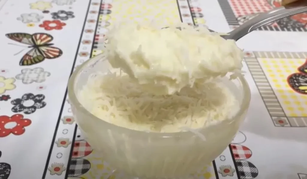 Mousse de Coco simples para servir nesse Feriado, Pronto em 1 hora