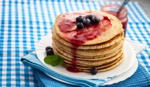 Panqueca com geleia para sobremesa de dia das mães