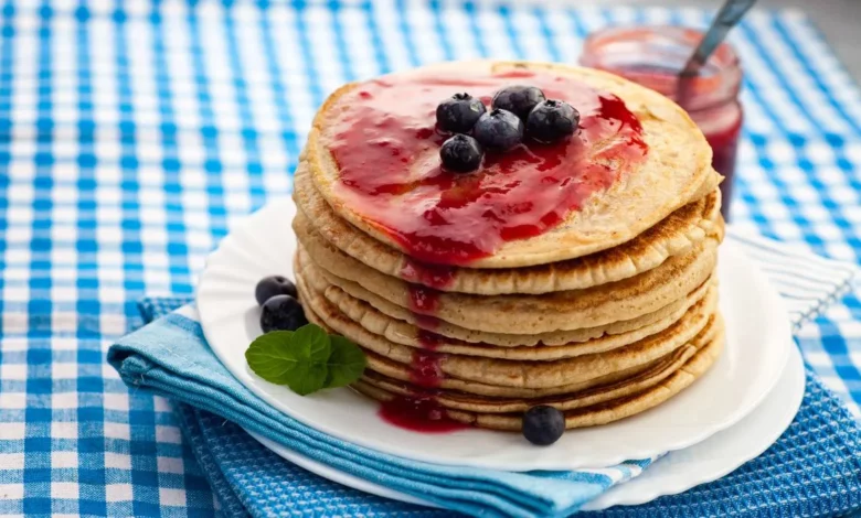 Panqueca com geleia para sobremesa de dia das mães