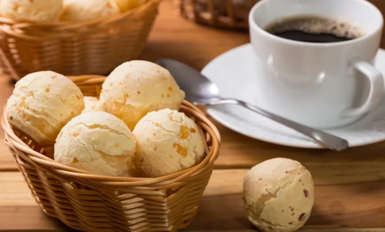 Pão de queijo caseiro na airfryer para comer no café da manhã