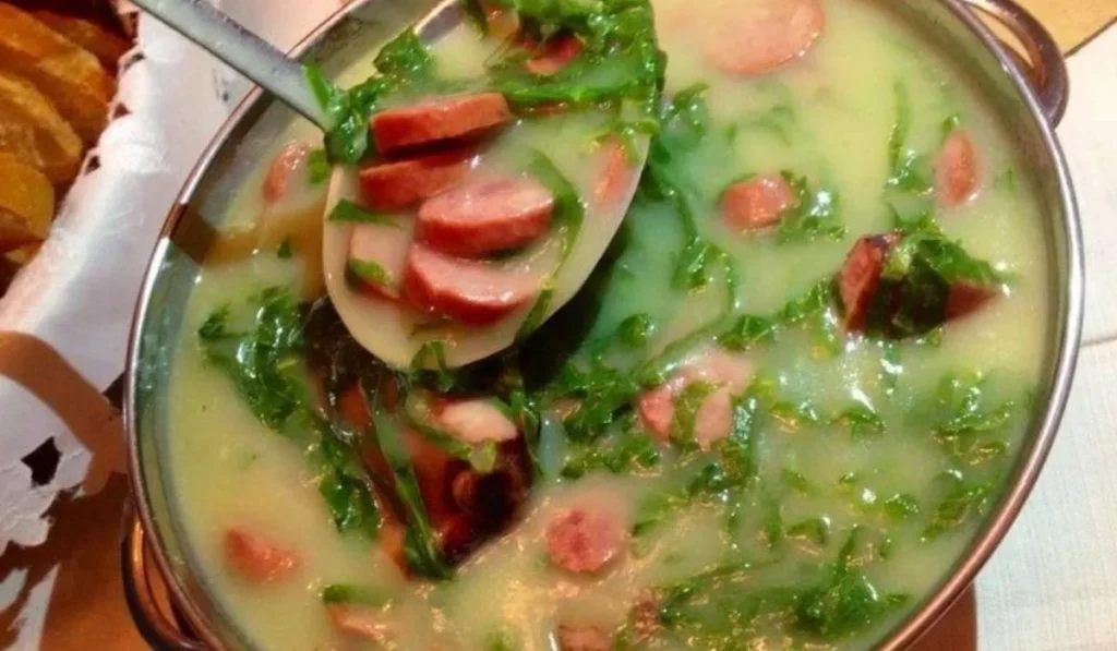 Receita de Caldo verde para saborear nos dias frio, receita maravilhosa