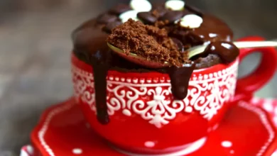 Receita de Bolo de Caneca no micro-ondas com gotas de chocolate