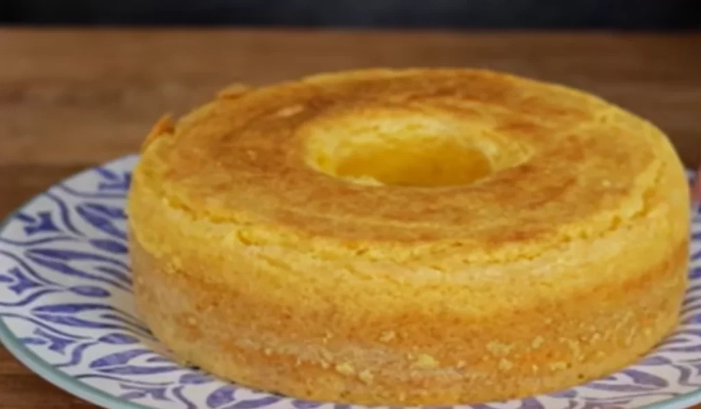 Bolo de fubá com 3 ingredientes