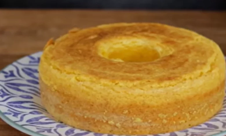 Bolo de fubá com 3 ingredientes