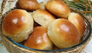 Pão de cebola delicioso para lanche da tarde