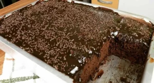 Com uma técnica simples fiz esse bolo de chocolate fofinho