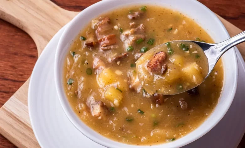 Caldo de mandioquinha com bacon