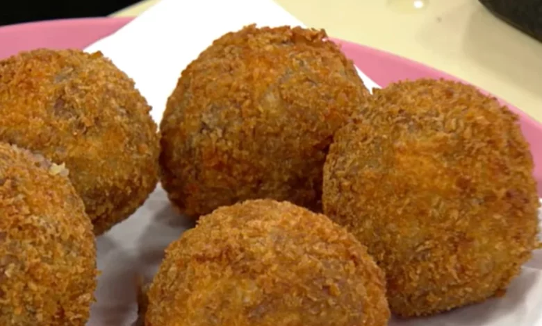 Bolinho de costela