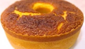 Bolo de milho de lata cremoso para o lanche da tarde