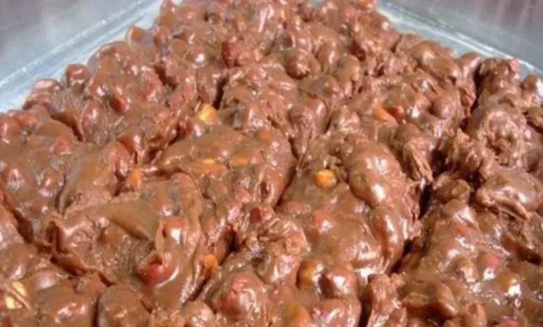 Pé de moleque de brigadeiro