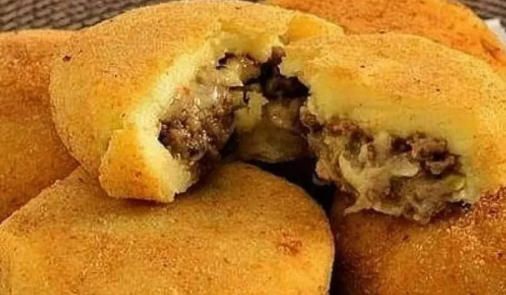 Batata recheada e empanada