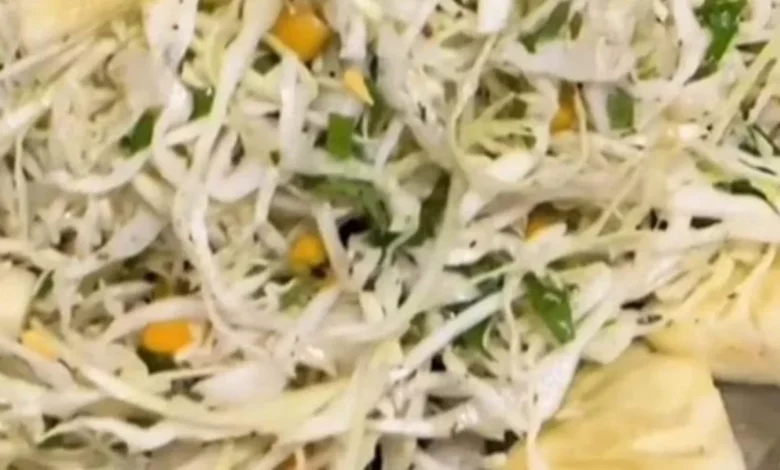 Salada de repolho com abacaxi