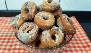 Rosquinha de vinagre sequinha para o café