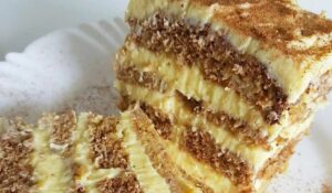 Torta de banana com brigadeiro branco