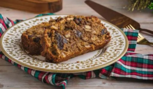 Bolo de Frutas Natalino: Uma Deliciosa Tradição Festiva