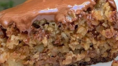 Bolo de Maçã com Aveia e Cobertura de Chocolate: Uma Combinação Irresistível