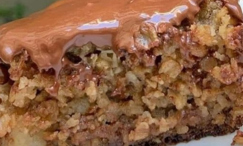 Bolo de Maçã com Aveia e Cobertura de Chocolate: Uma Combinação Irresistível