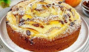 Deliciosa Torta de Maçã com Creme: Uma Explosão de Sabores