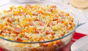 Arroz de Forno com Salsicha: Uma Receita Saborosa e Prática para Toda a Família