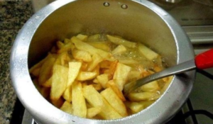 Como fazer batata frita na panela de pressão