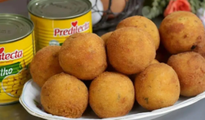 Bolinho de Milho Frito: Uma Delícia Irresistível