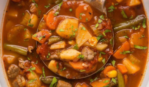 Receita de Sopa Reconfortante de Carne com Legumes: Uma Delícia Nutritiva