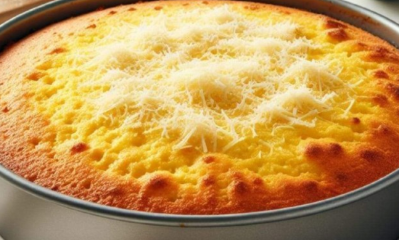 Bolo de Fubá com Coco e Queijo Parmesão