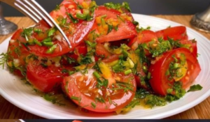 Salada de Tomate com Endro: Um Toque de Frescor e Sabor