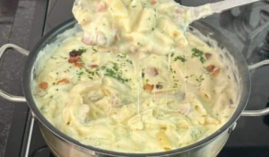 Macarrão Cremoso com Molho Branco